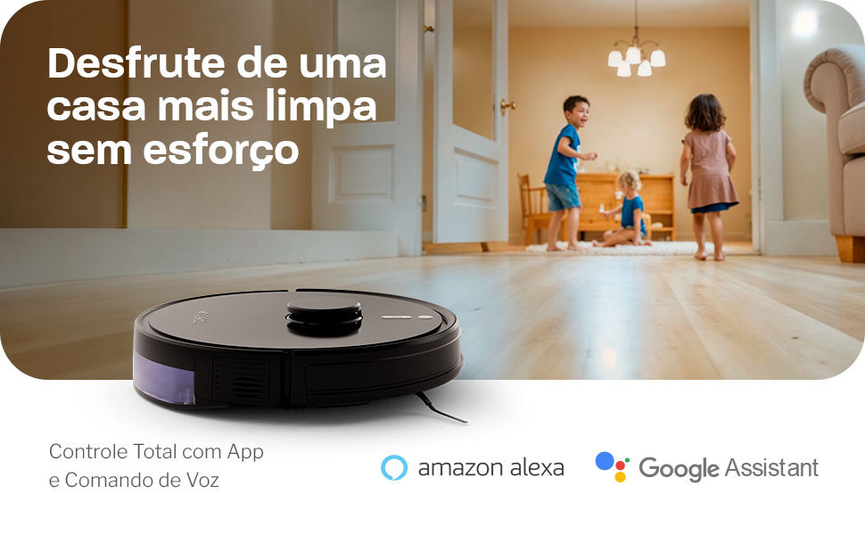 crianças brincando e o robo limpando a casa